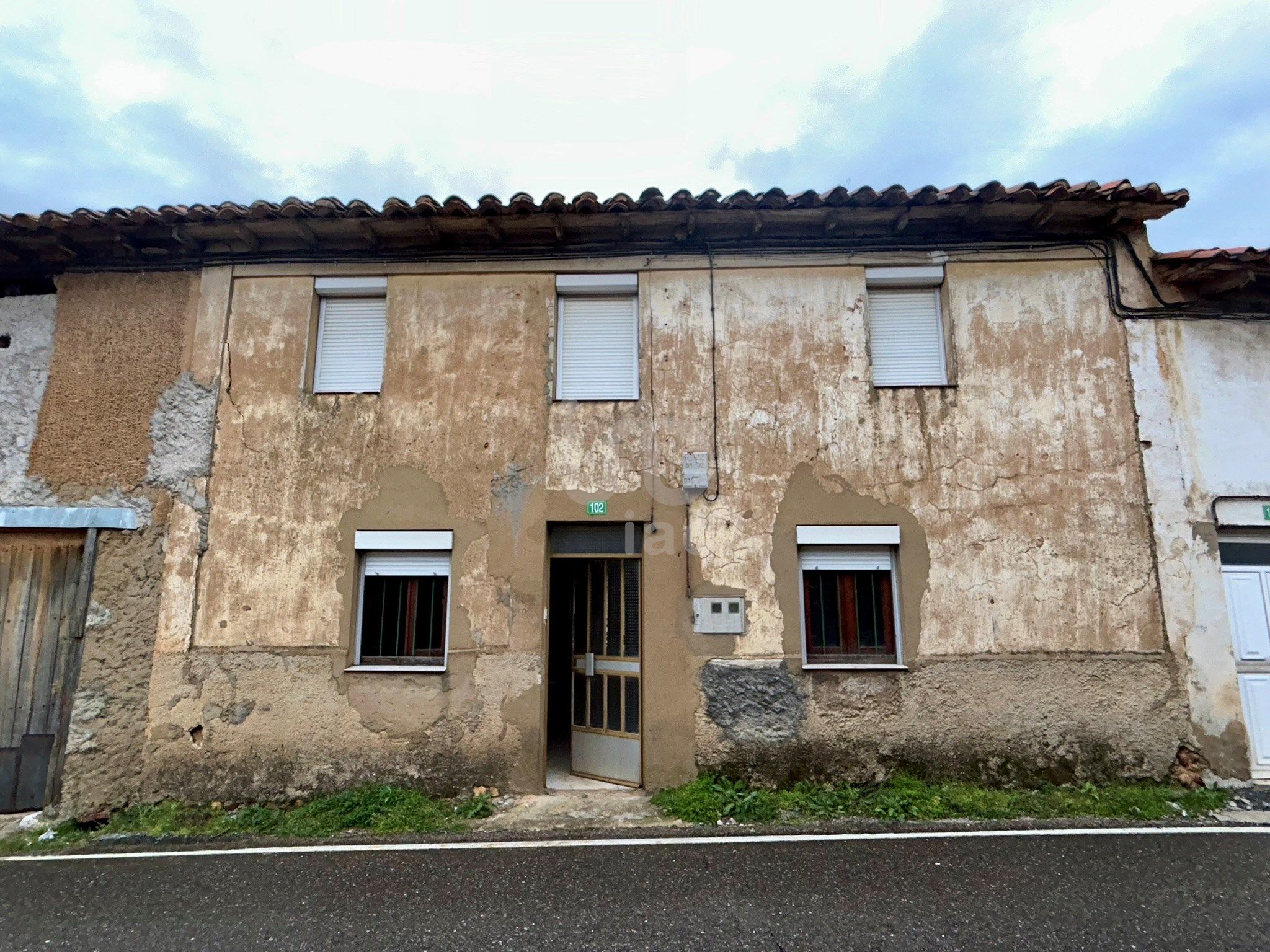 Vista exterior de Casa o chalet en venta en Valverde de la Virgen con Calefacción