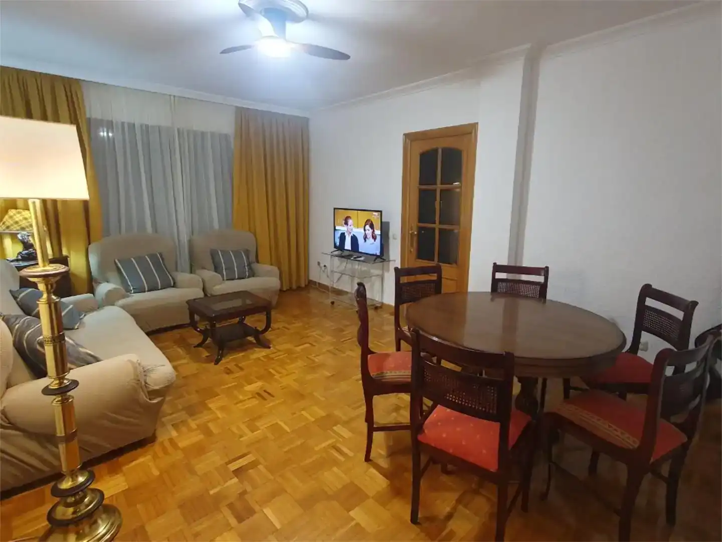 Wohnzimmer von Wohnung zur Miete in Badajoz Capital mit Balkon