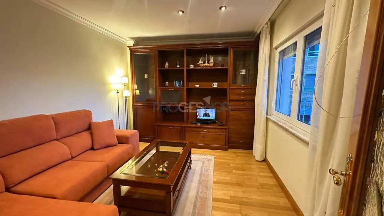Sala de estar de Piso en venta en León Capital  con Calefacción, Terraza y Amueblado