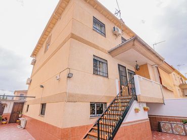 Maison jumelée avec balcon à vendre à Carretera de Íllora