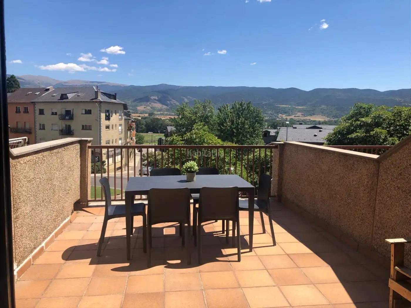Flat to rent in Ronda Joan Maragall 10