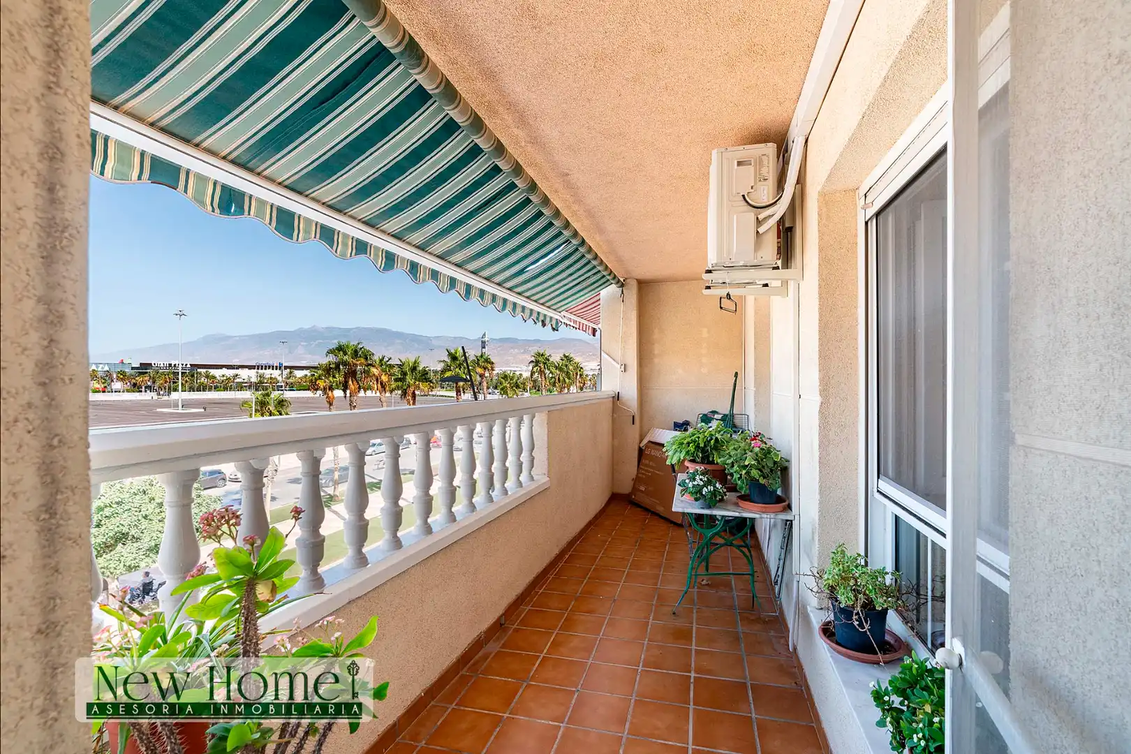 Flat with lift for sale in Avenida Reino de España