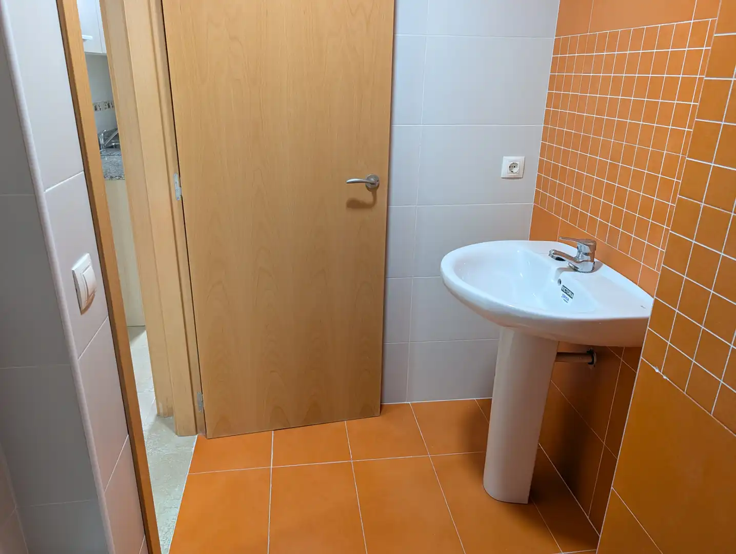 Bany de Pis de lloguer en Gilet amb Aire condicionat, Terrassa i Forn