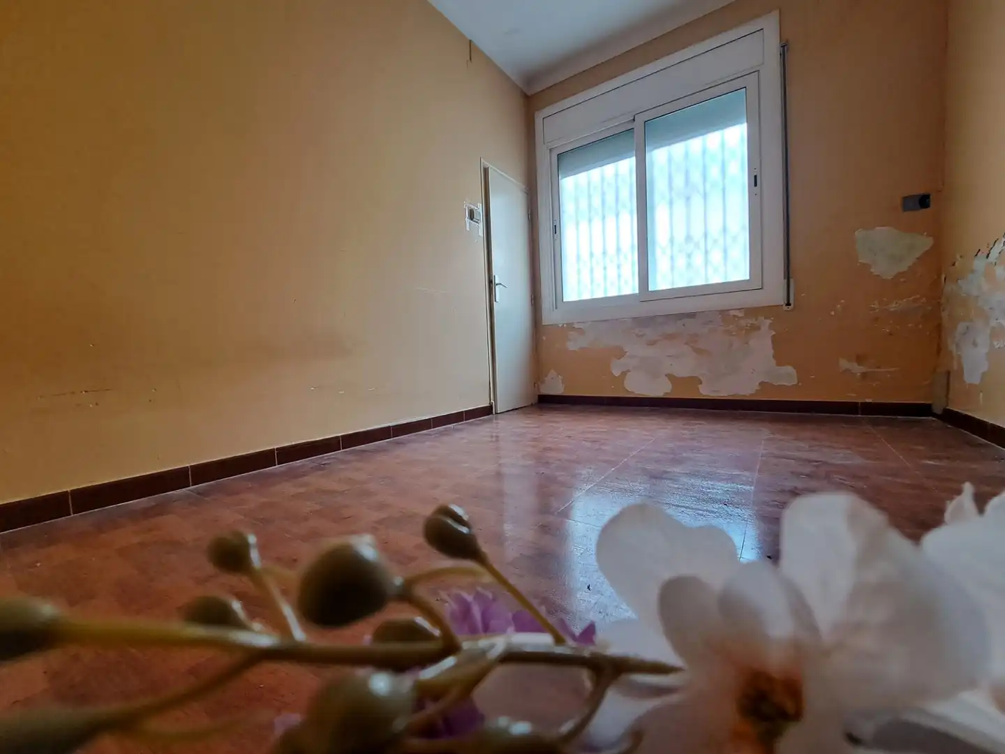 Habitación de Casa adosada en venta en Rubí con Terraza y Alarma