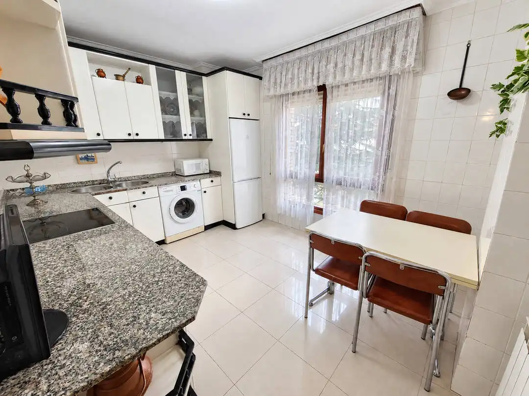 Flat with terrace for sale in La Txitxarra - Murrieta - Parke Santurtzi, imagen 2