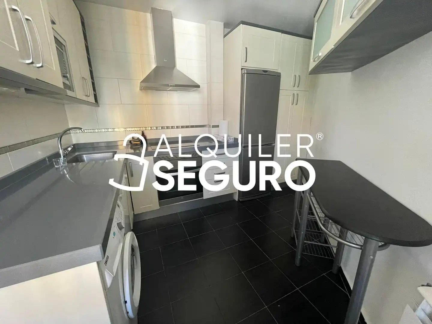 Kitchen of Flat for rent in Madrid  with Air Conditioner and Heating