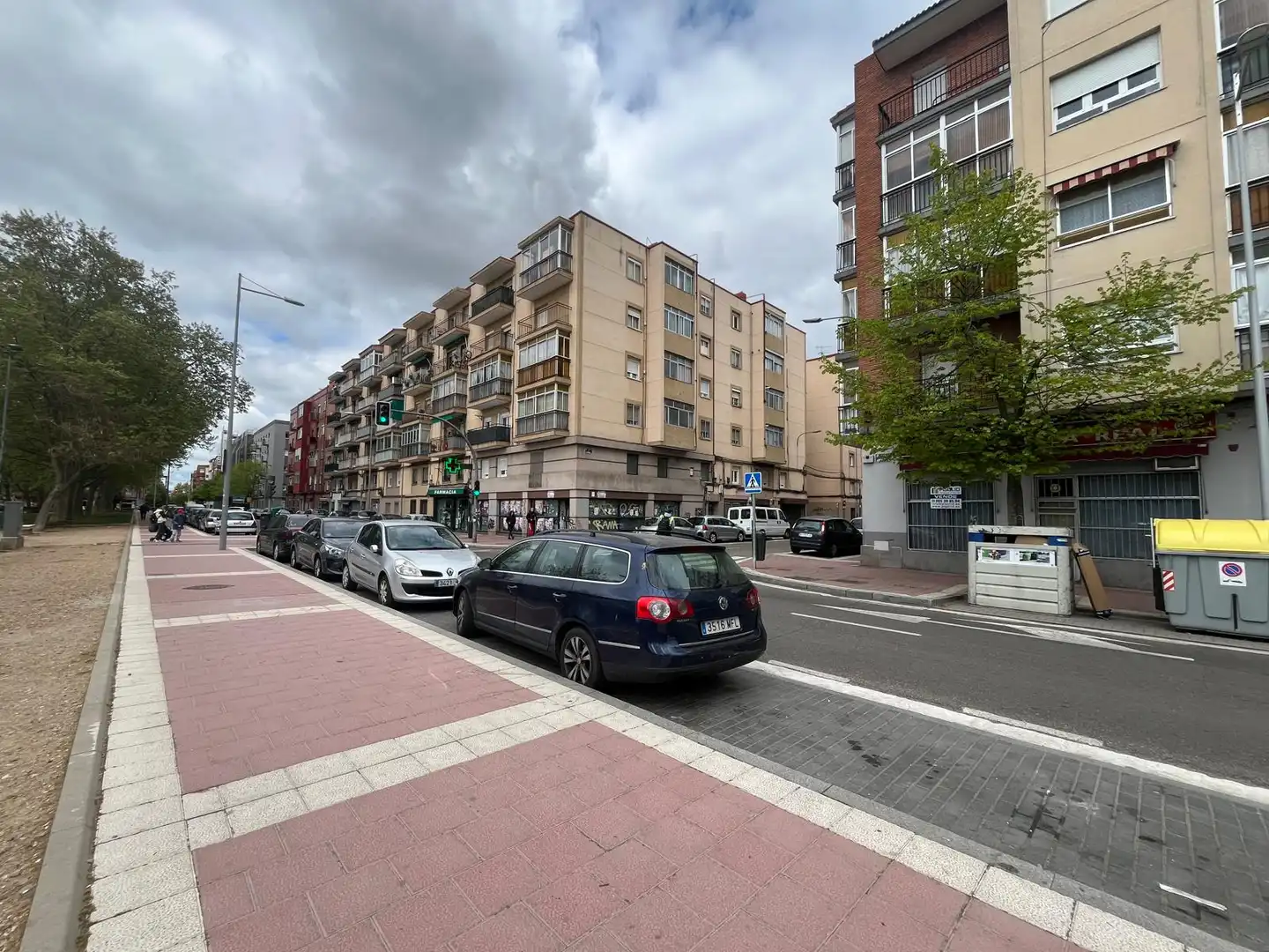 Vista exterior de Piso de alquiler en Valladolid con Calefacción, Amueblado y Horno