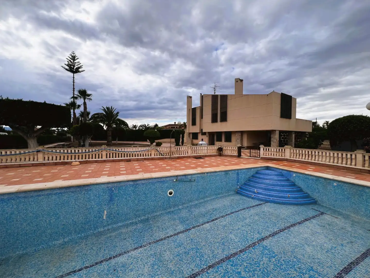 Piscina de Casa o xalet en venda en Elche / Elx amb Aire condicionat, Jardí privat i Terrassa