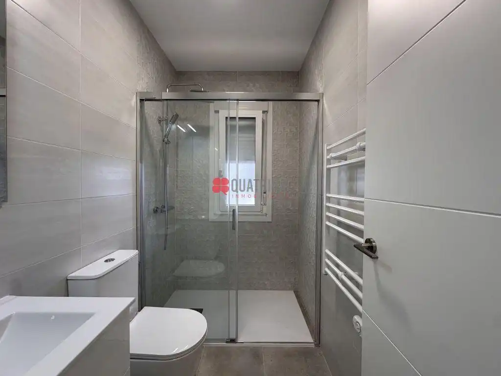 Baño de Piso en venta en A Estrada  con Calefacción, Trastero y Amueblado