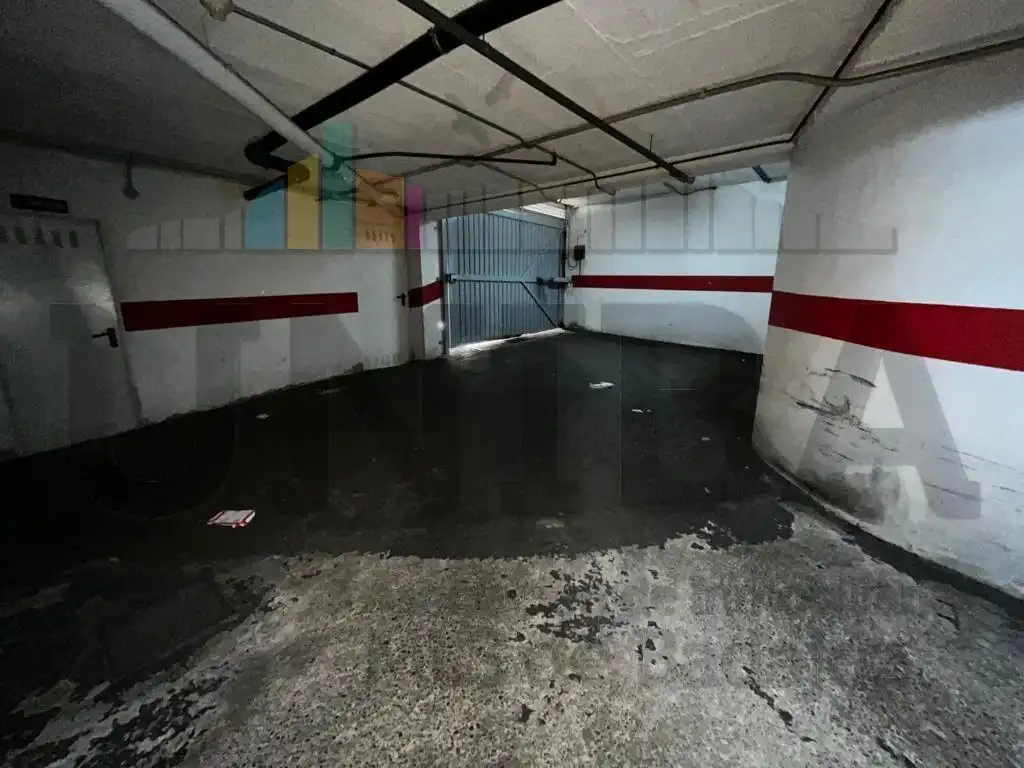Garaje en venta en Avenida Elvas