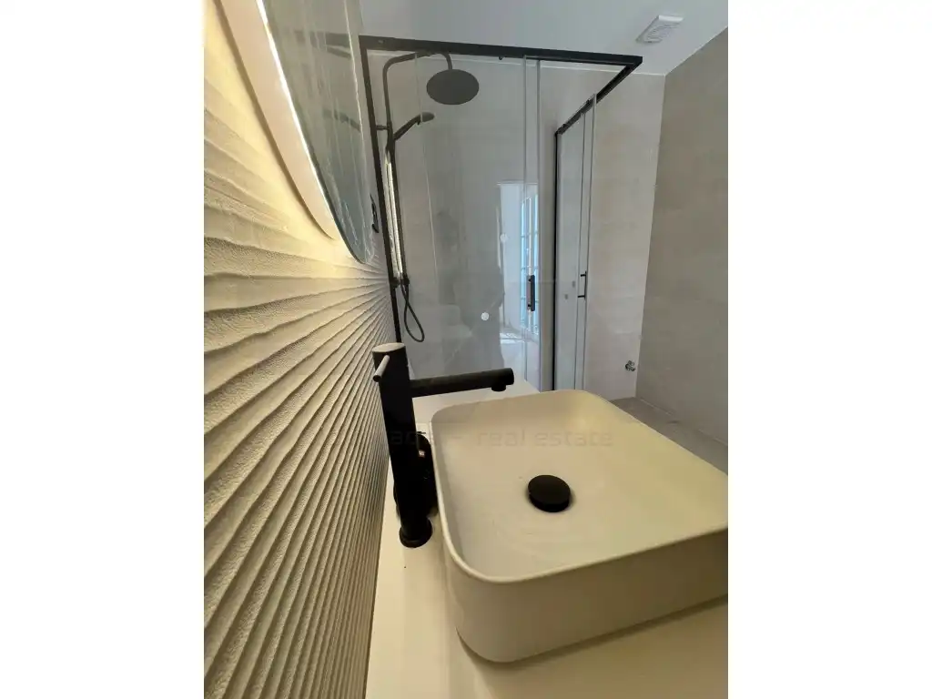 Baño de Piso en venta en Tarragona con Aire acondicionado, Horno y Microondas