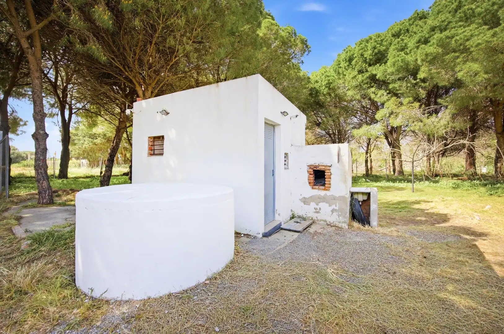 Vista exterior de Casa o xalet en venda en Chiclana de la Frontera amb Traster
