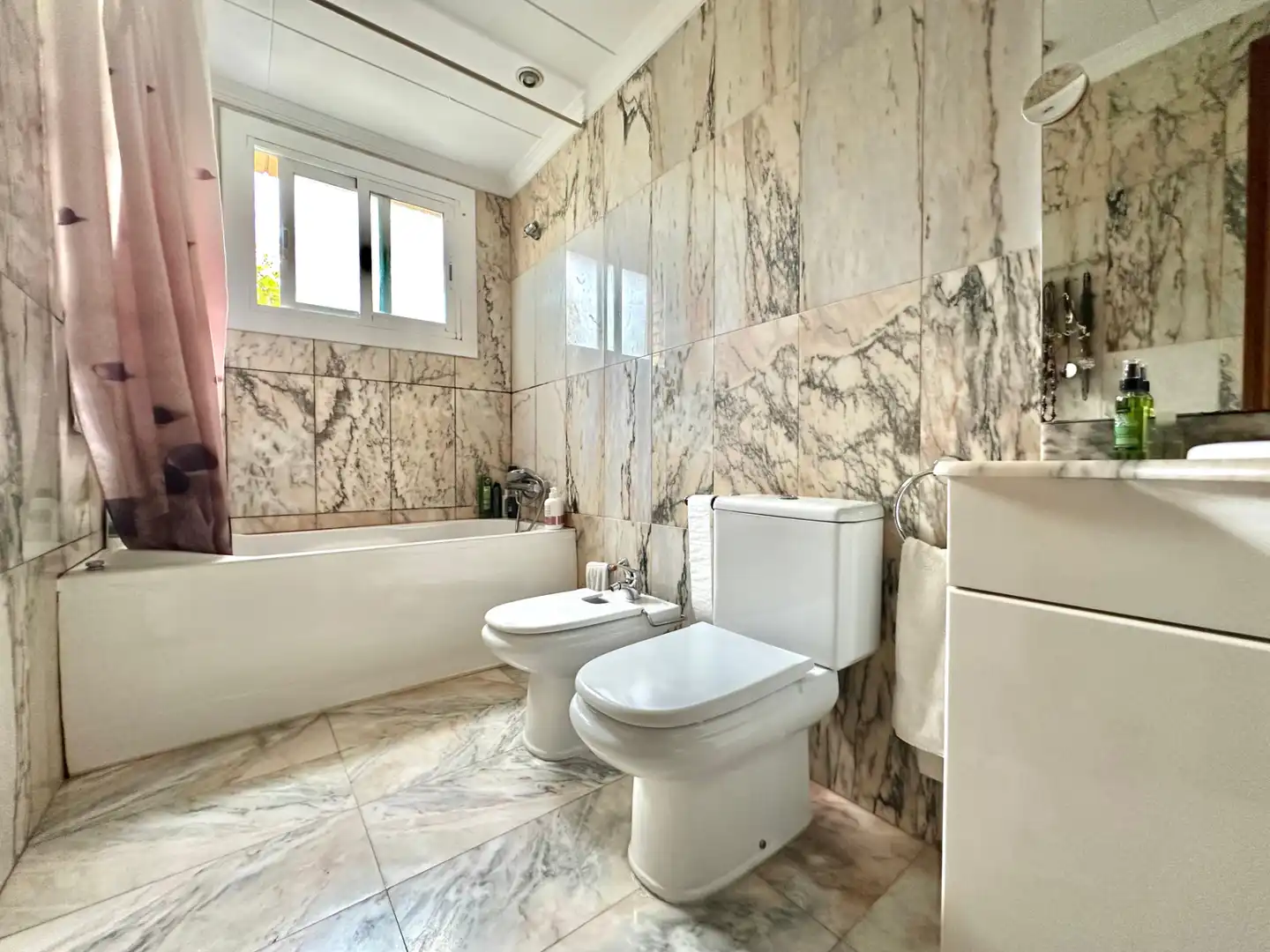 Bathroom of Detached homes for sale in Santa Coloma de Gramenet  with Air Conditioner, Heating and Terrace