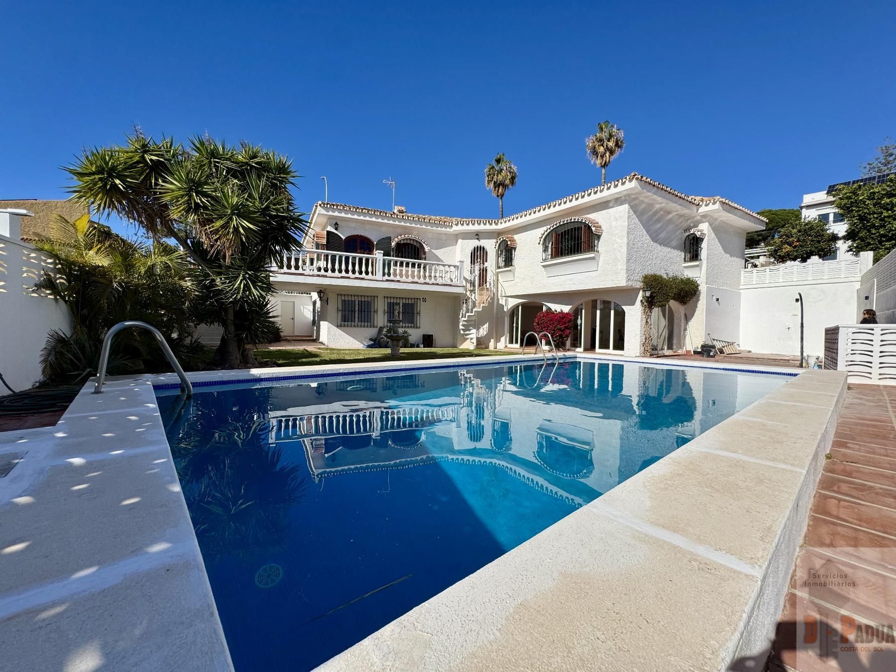 Piscina de Casa o xalet en venda en Vélez-Málaga amb Terrassa, Traster i Piscina