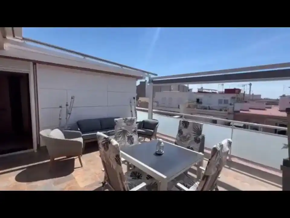 Terraza de Ático en venta en Castelldefels con Aire acondicionado