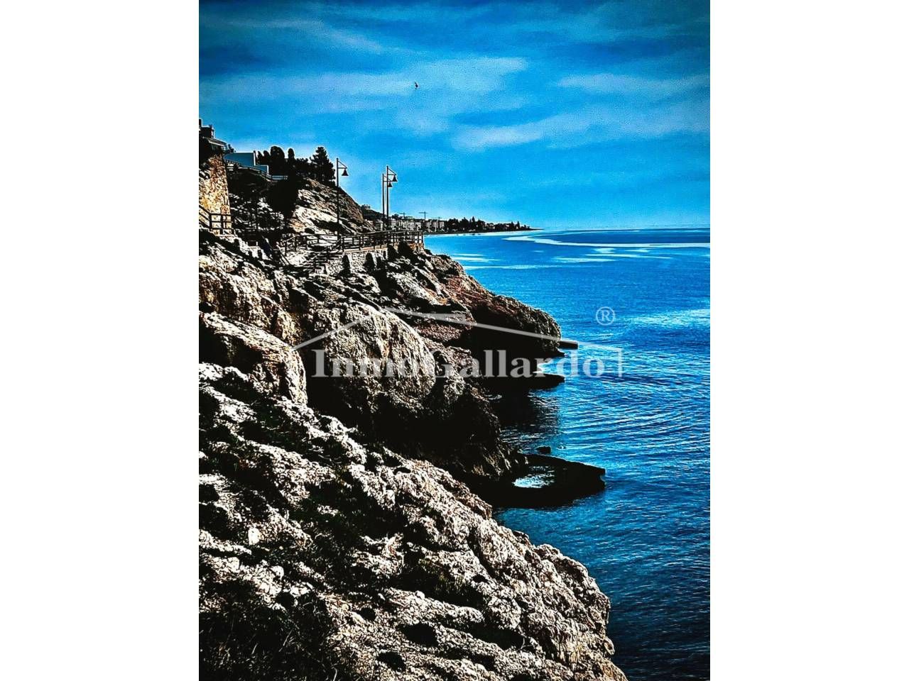 Vista exterior de Casa o xalet en venda en Rincón de la Victoria amb Terrassa