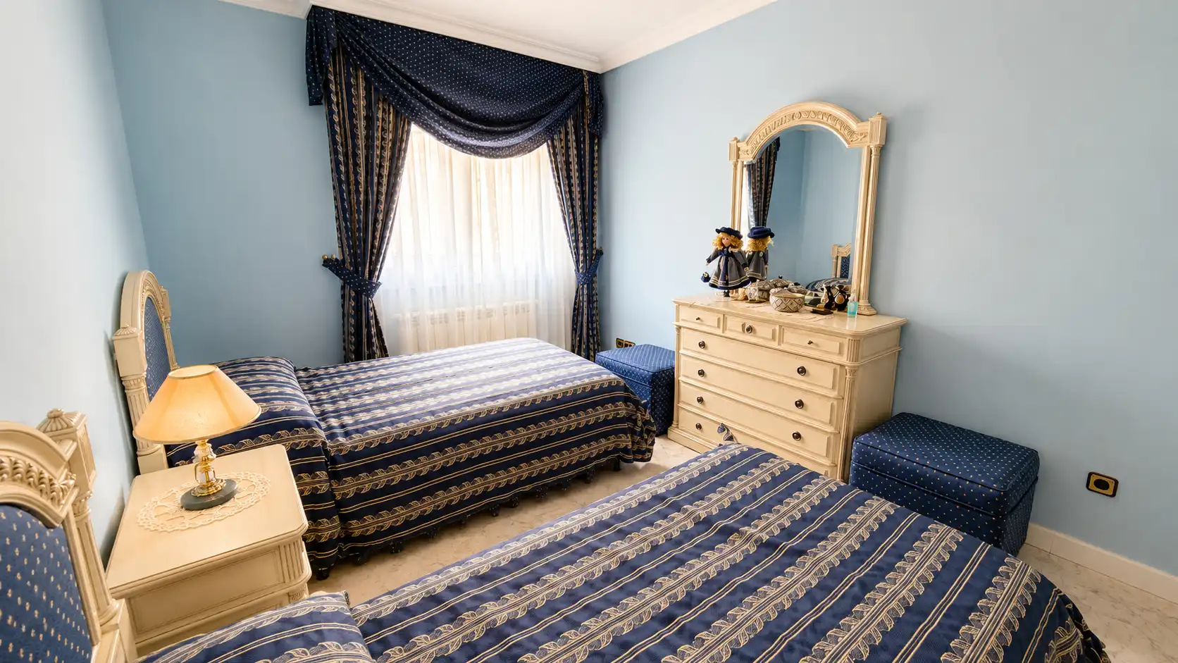 Bedroom of Houses for sale in San Lorenzo de El Escorial  with Air Conditioner, Heating and Private garden