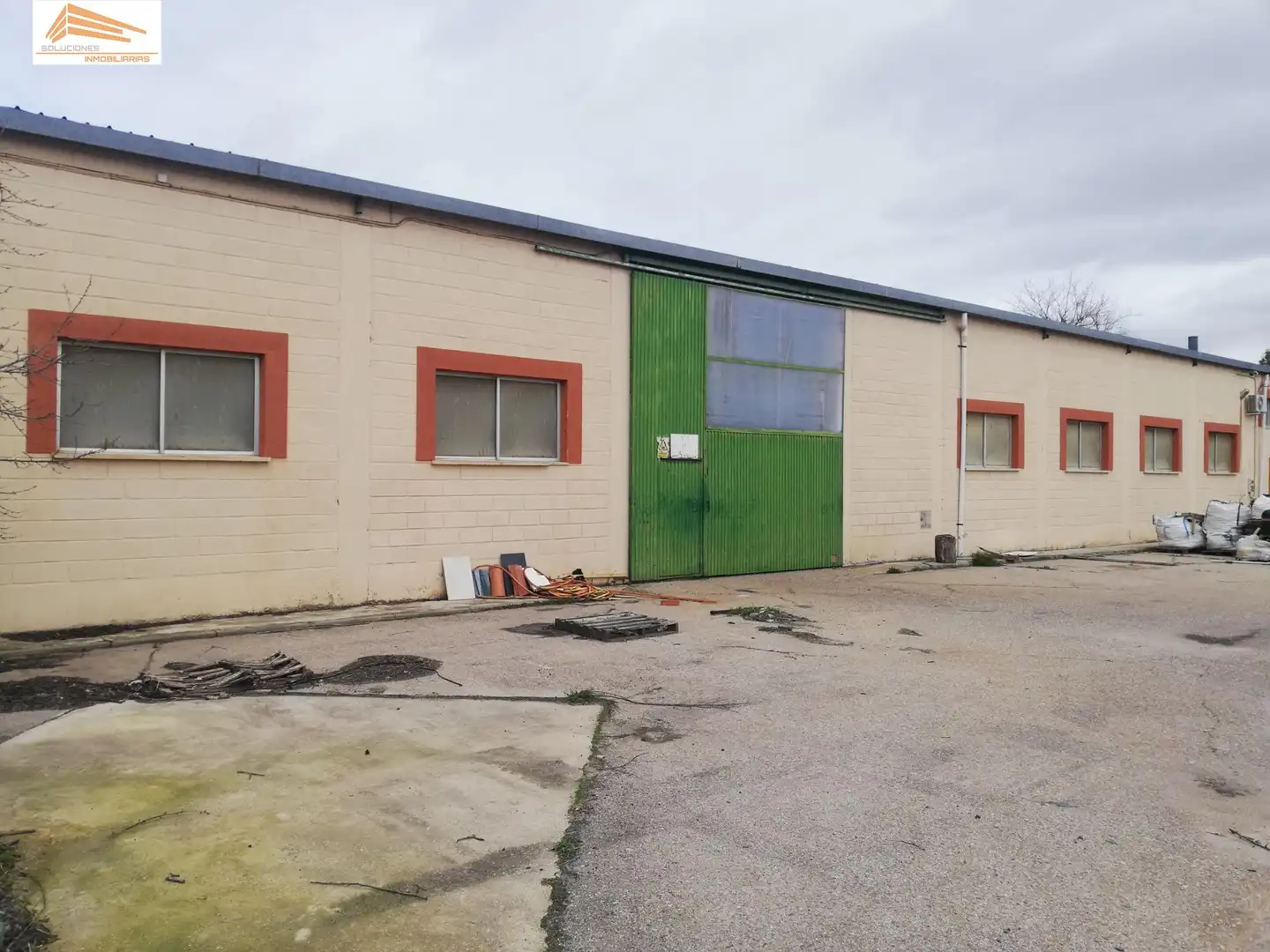 Vista exterior de Nave industrial en venta en Pesquera de Duero