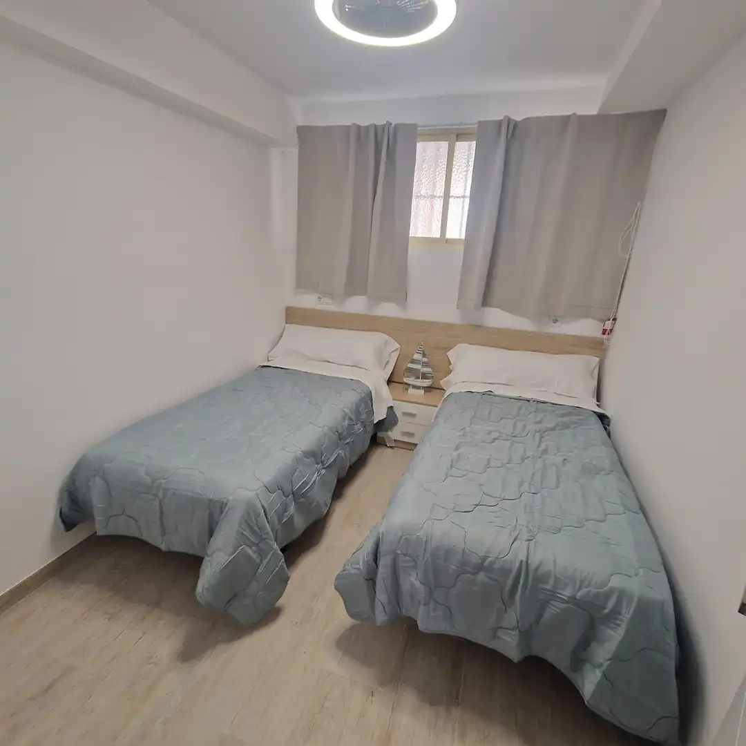 Habitación de Piso en venta en Benidorm con Aire acondicionado, Calefacción y Jardín privado