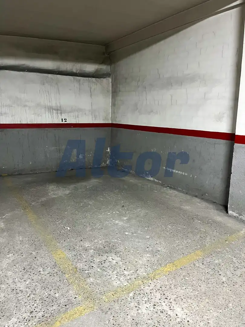 Garage for sale in SATURNINO CALLEJA, Ciudad Jardín
