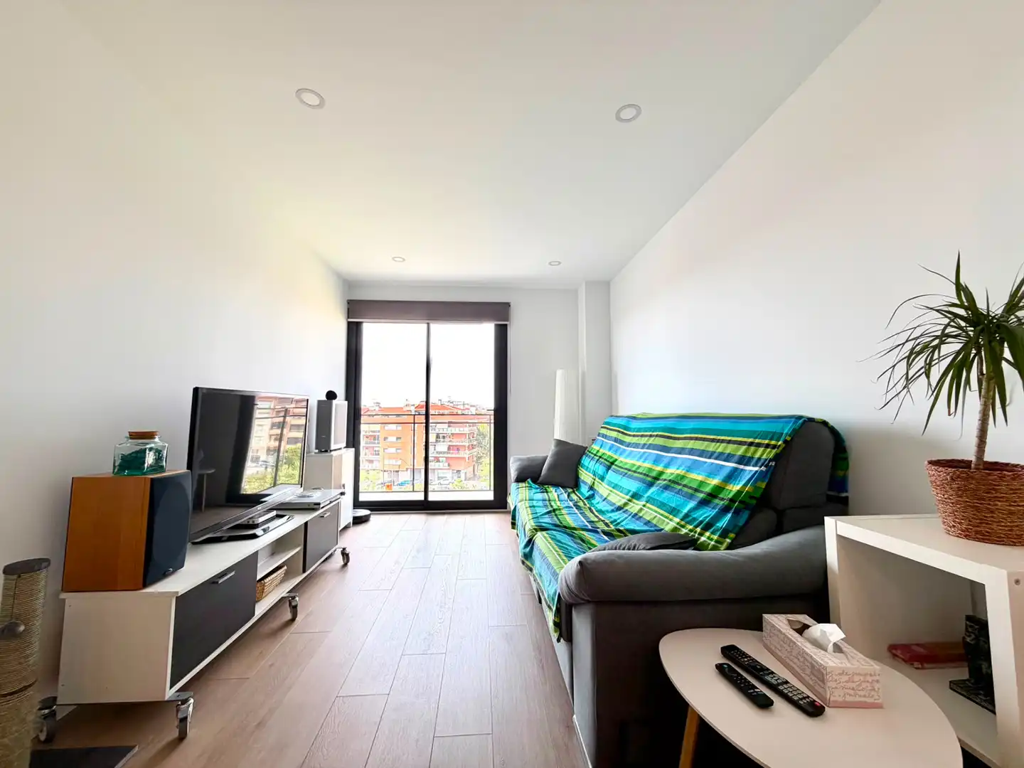 Flat with terrace for sale in Carrer del Bruc, imagen 3
