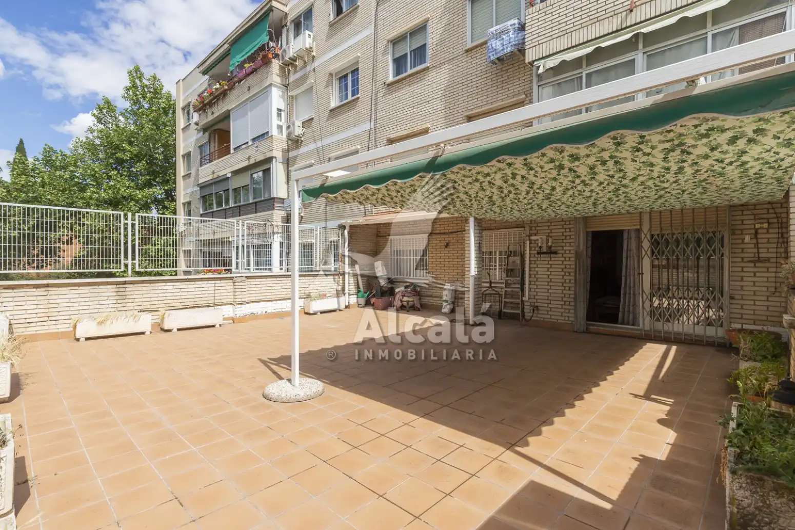 Außenansicht von Wohnung zum Verkauf in Alcalá de Henares mit Heizung und Terrasse