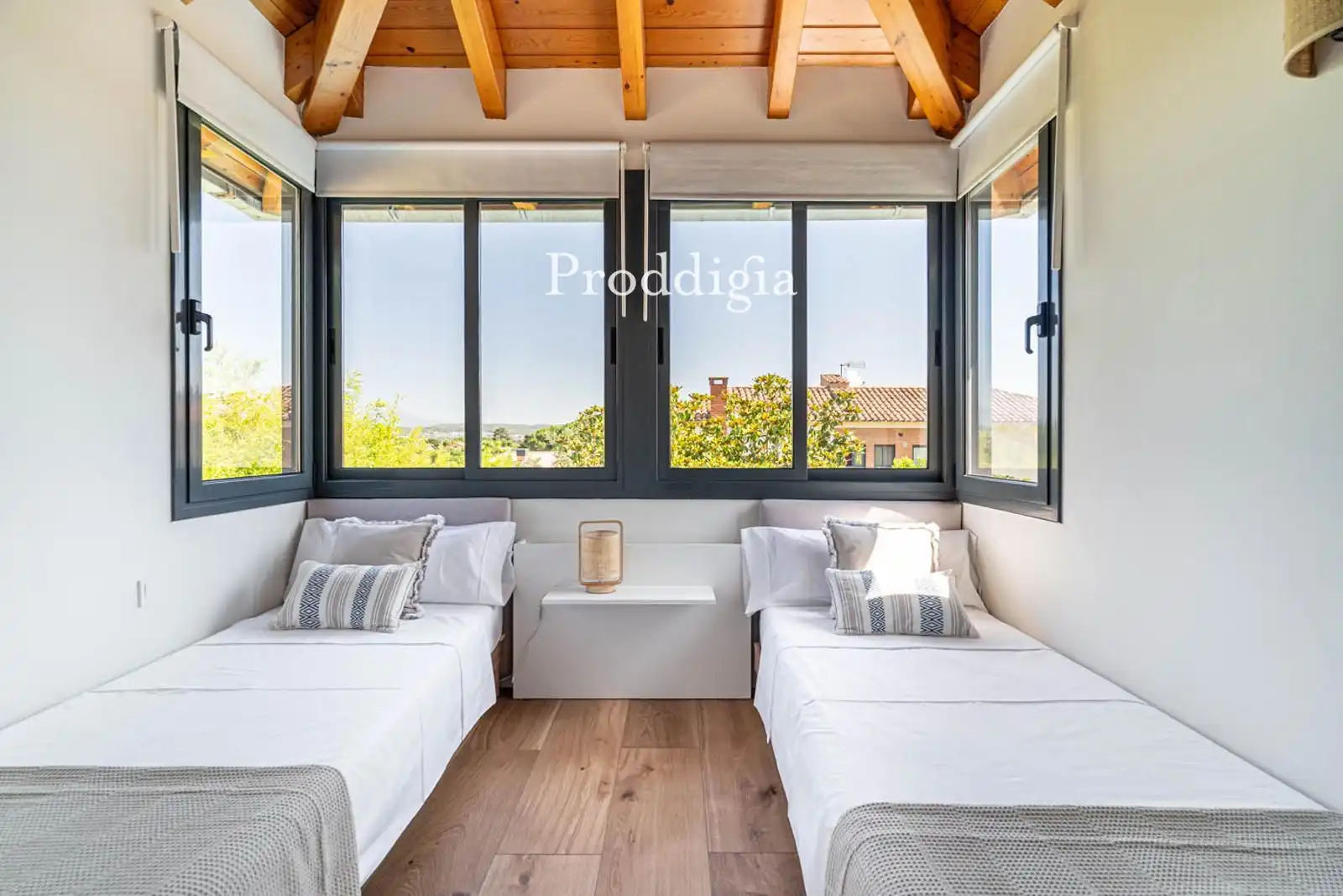 Bedroom of Houses for rent in Sant Cugat del Vallès  with Air Conditioner, Swimming Pool and Alarm