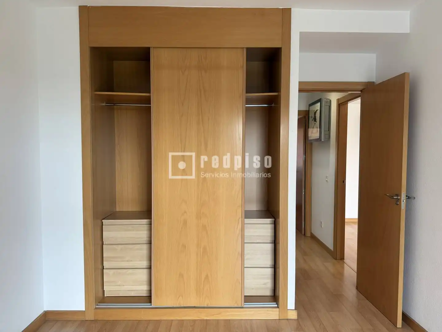 Dormitori de Pis de lloguer en Madrid amb Aire condicionat, Calefacció i Jardí privat