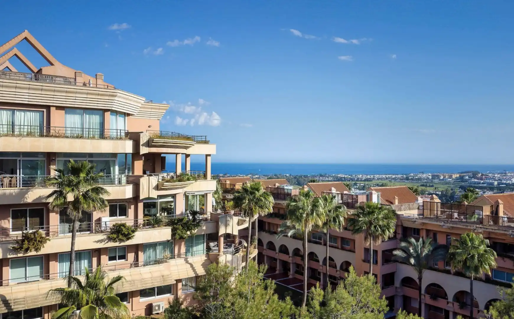 Flat with pool for sale in Nueva Andalucía