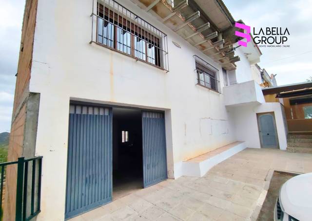 Edificio en Venta en Carretera de Moron en Villanueva de San Juan