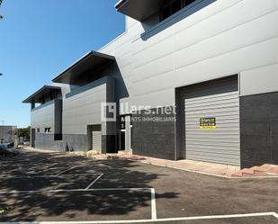 Vista exterior de Nau industrial en venda en Vilanova i la Geltrú