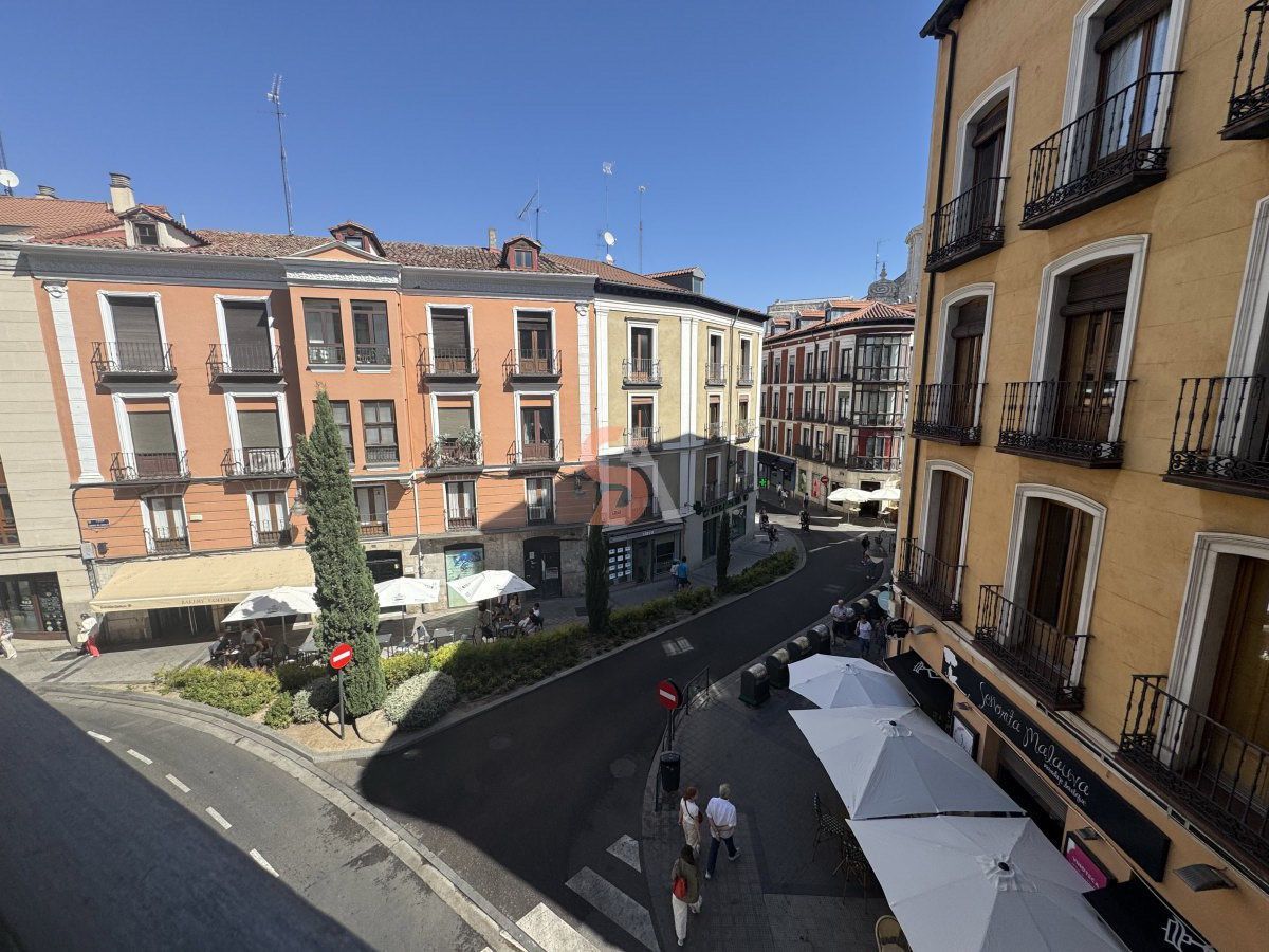 Exterior view of Flat to rent in Valladolid Capital  with Heating, Storage room and Furnished