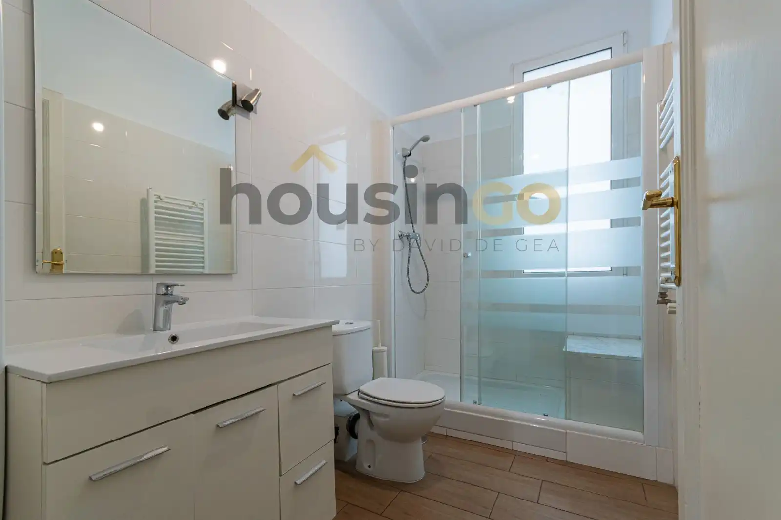 Bathroom of Office for rent in Madrid  with Air Conditioner, Heating and Balcony