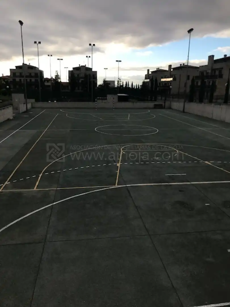 Vista exterior de Piso en venta en Cirueña con Calefacción, Terraza y Trastero