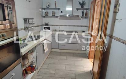 Kitchen of Flat for sale in Dos Hermanas