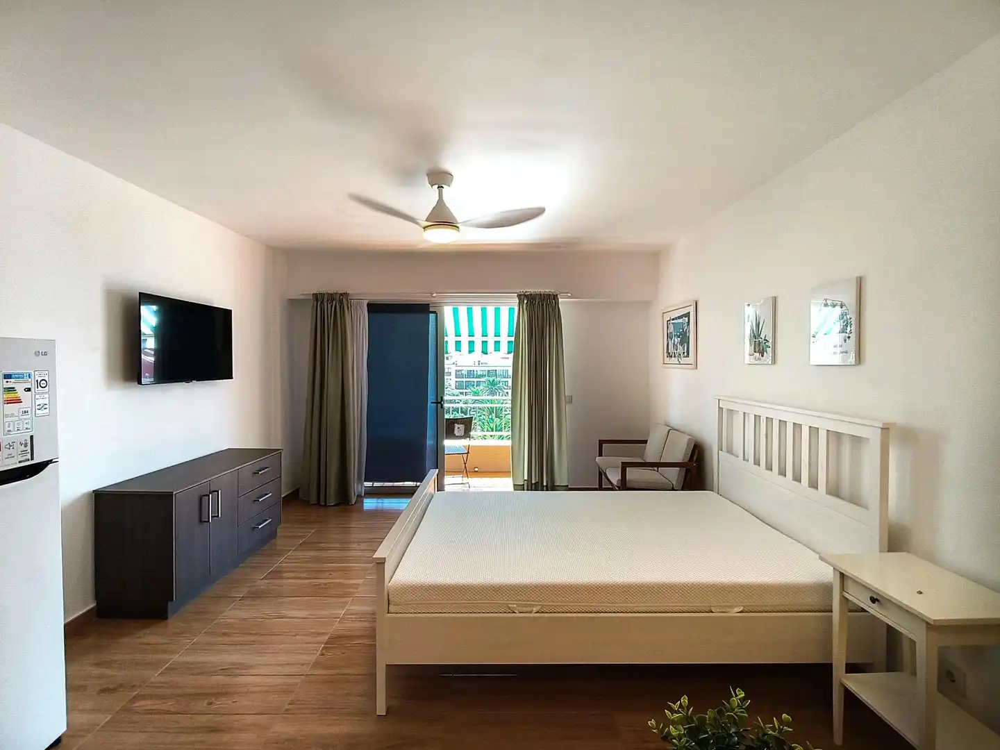 Studio mit Aufzug zur Miete in Calle MARINA, imagen 3