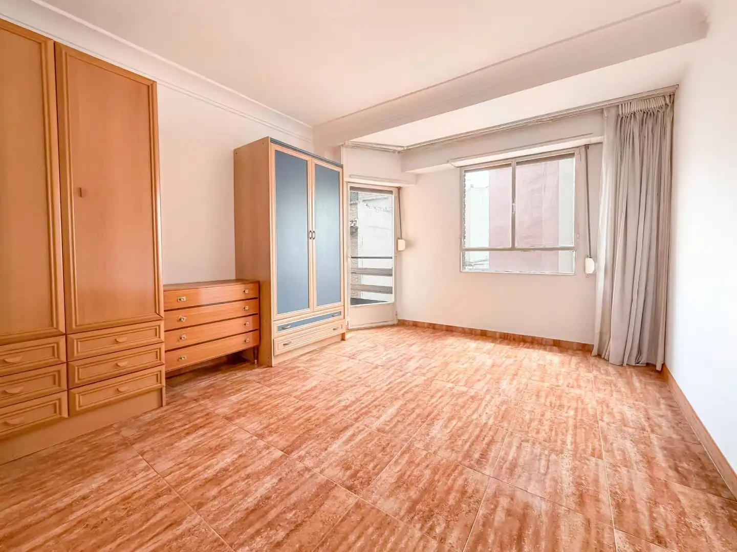 Habitación de Piso en venta en Burjassot con Balcón