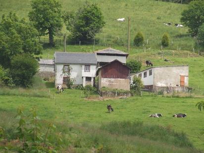 Vista exterior de Casa o xalet en venda en Valdés - Luarca amb Calefacció