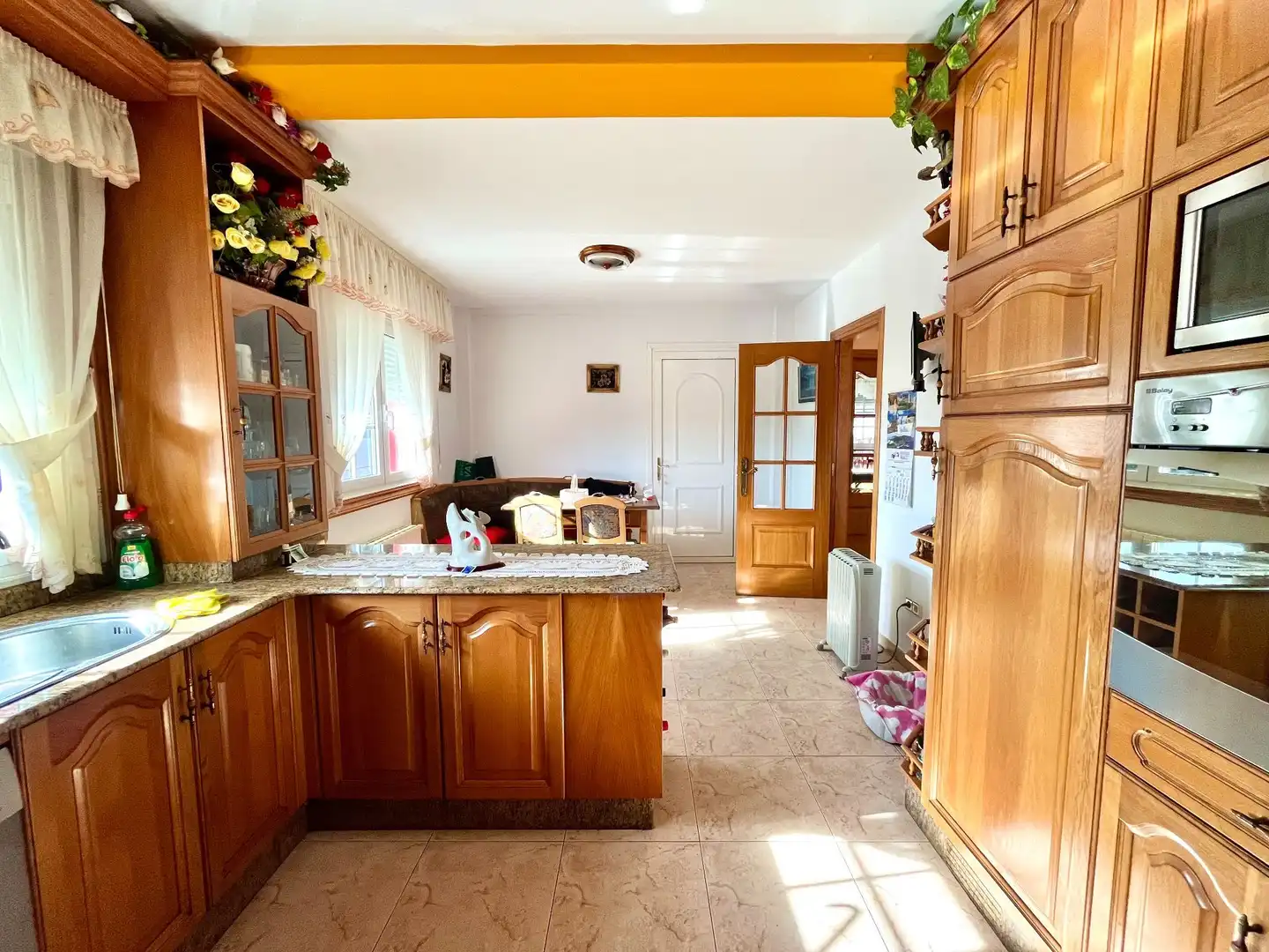 Cuina de Casa o xalet en venda en Culleredo amb Calefacció, Terrassa i Traster