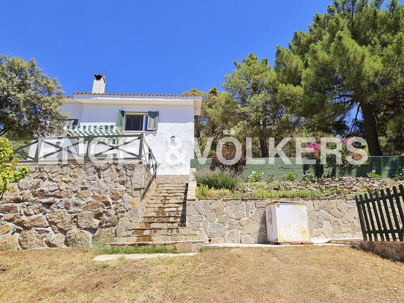 Exterior view of House or chalet for sale in Santa María de la Alameda  with Air Conditioner, Heating and Private garden