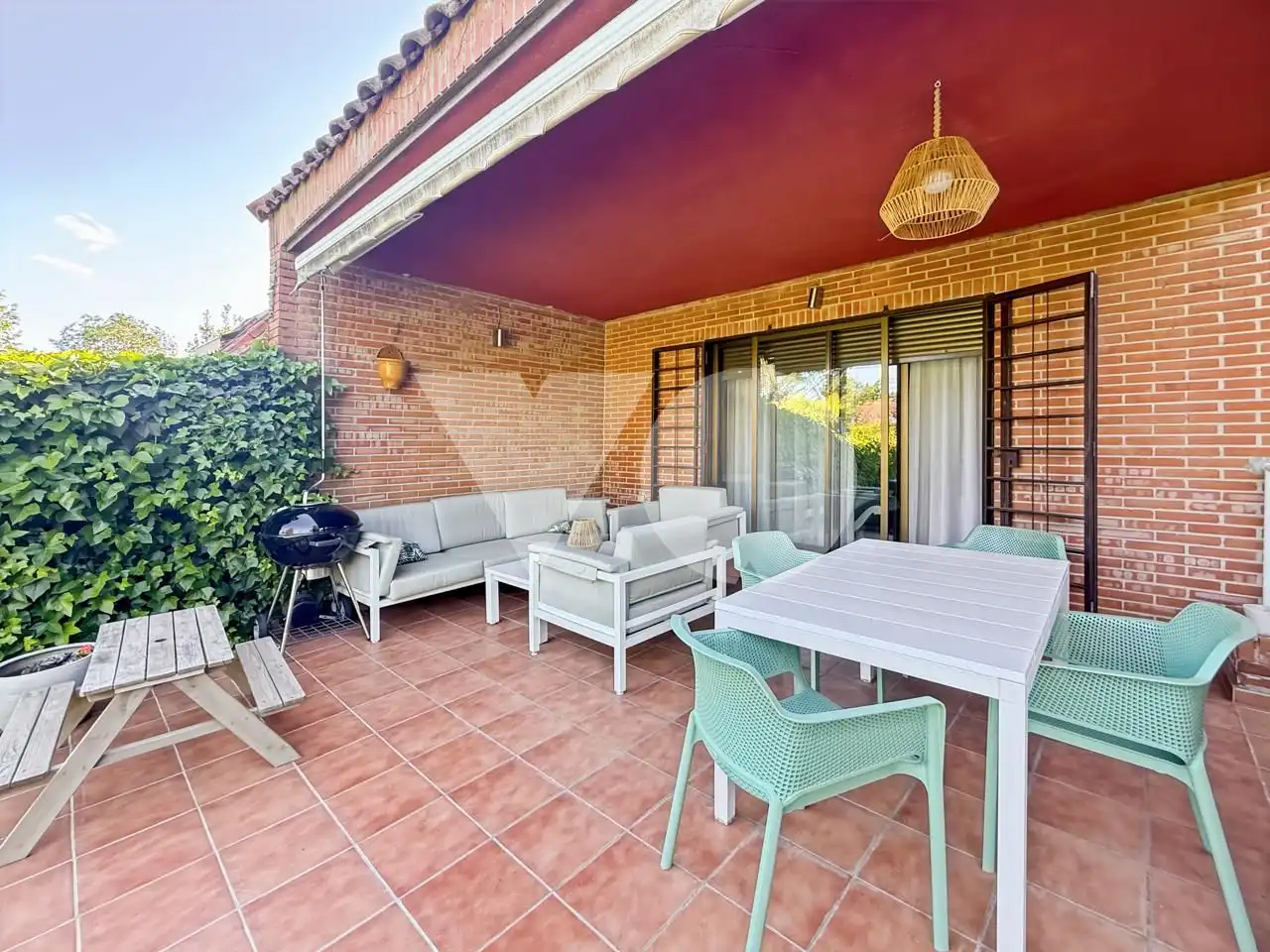 Terrassa de Casa adosada en venda en Majadahonda amb Aire condicionat, Calefacció i Jardí privat