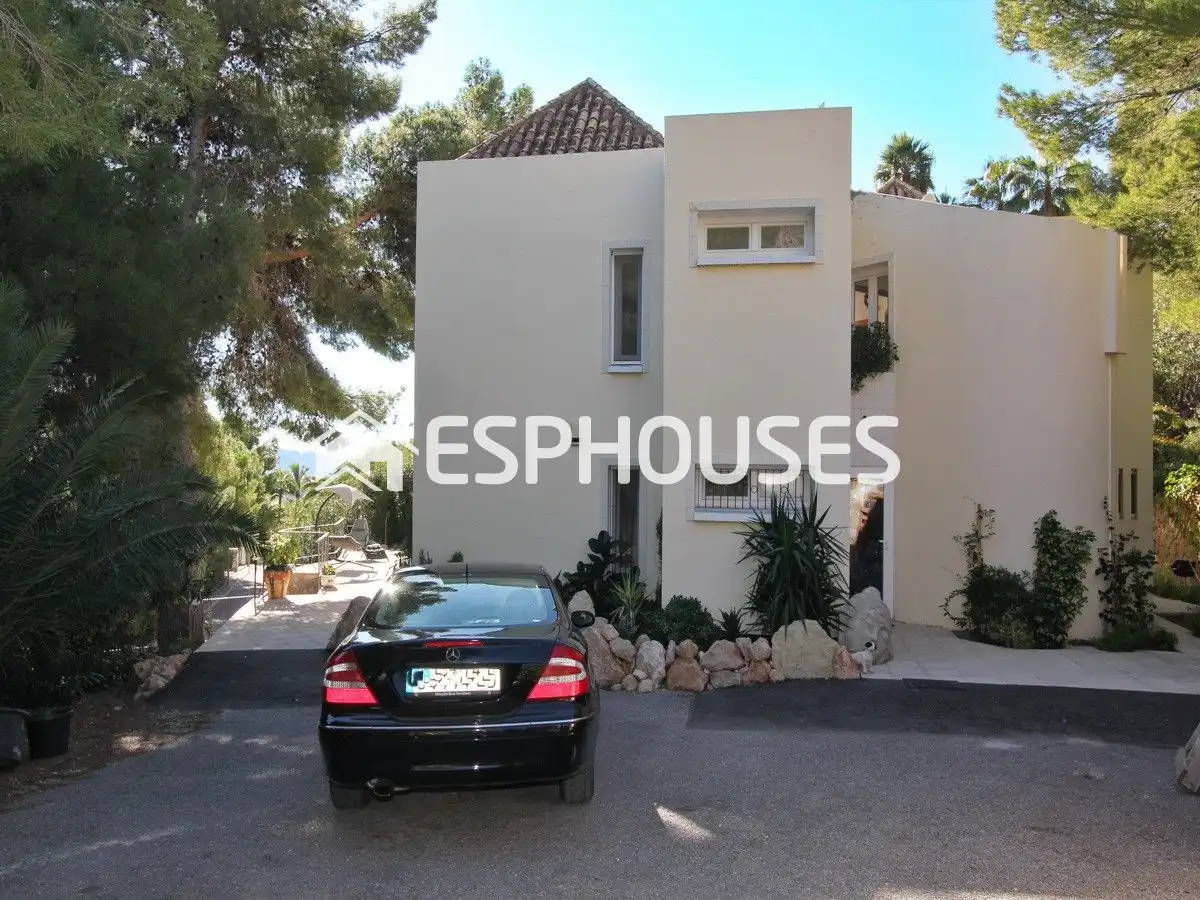 Exterior view of Houses for sale in Altea  with Air Conditioner, Swimming Pool and Furnished