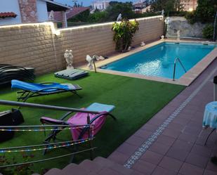 Swimming pool of House or chalet for sale in Roda de Berà  with Air Conditioner, Heating and Private garden