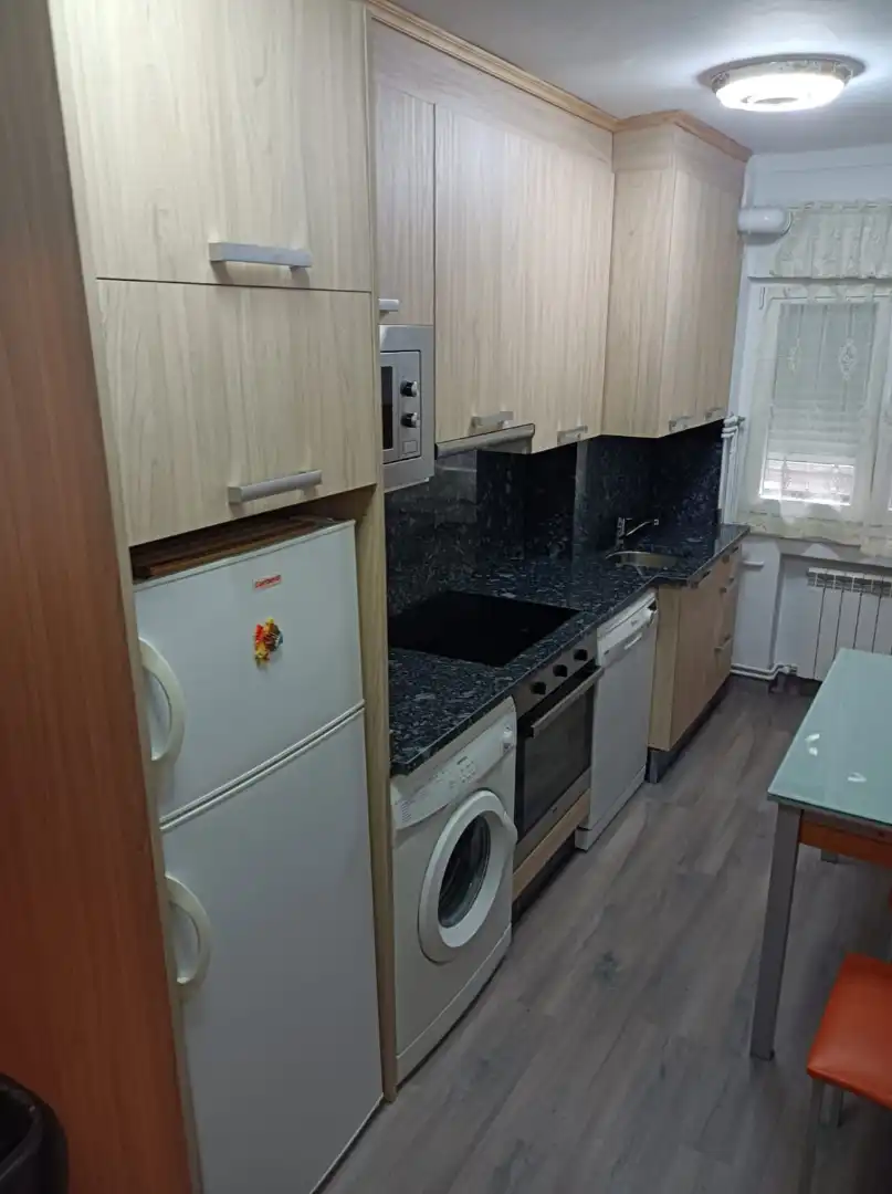 Kitchen of Flat for rent in Oviedo   with Heating, Furnished and Oven