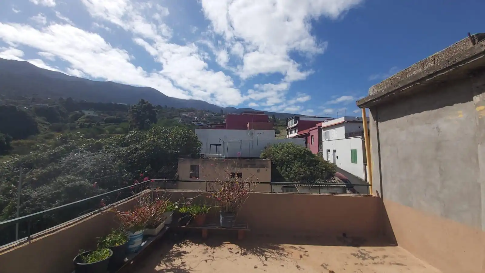 Vista exterior de Casa o chalet en venta en La Orotava con Terraza y Balcón