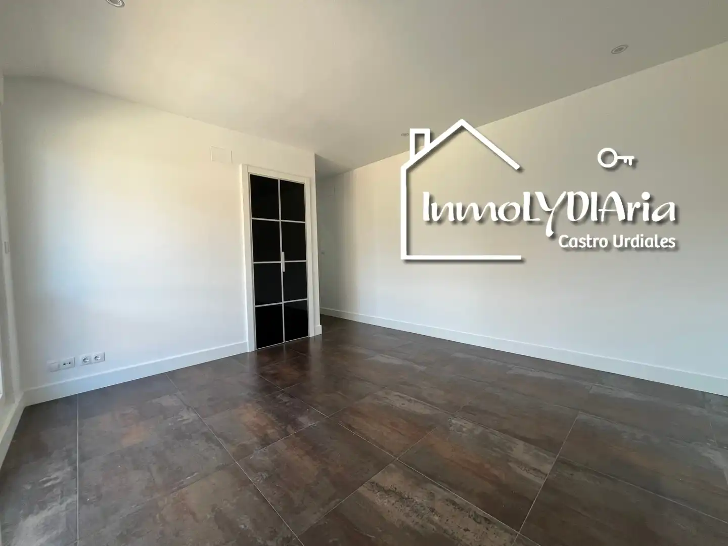 Living room of Houses for sale in Castro-Urdiales  with Heating, Private garden and Terrace