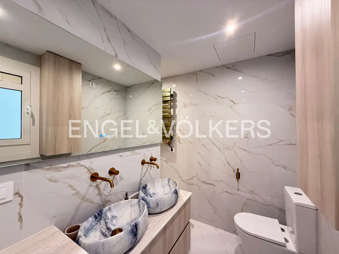 Bathroom of Flat for rent in Barcelona  with Air Conditioner, Heating and Parquet flooring