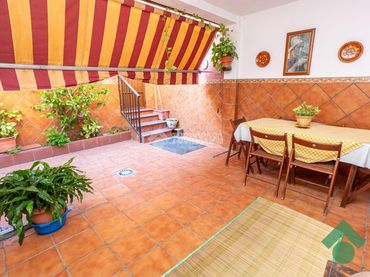 Casa aparellada en venda a Urbanización el Anteojo