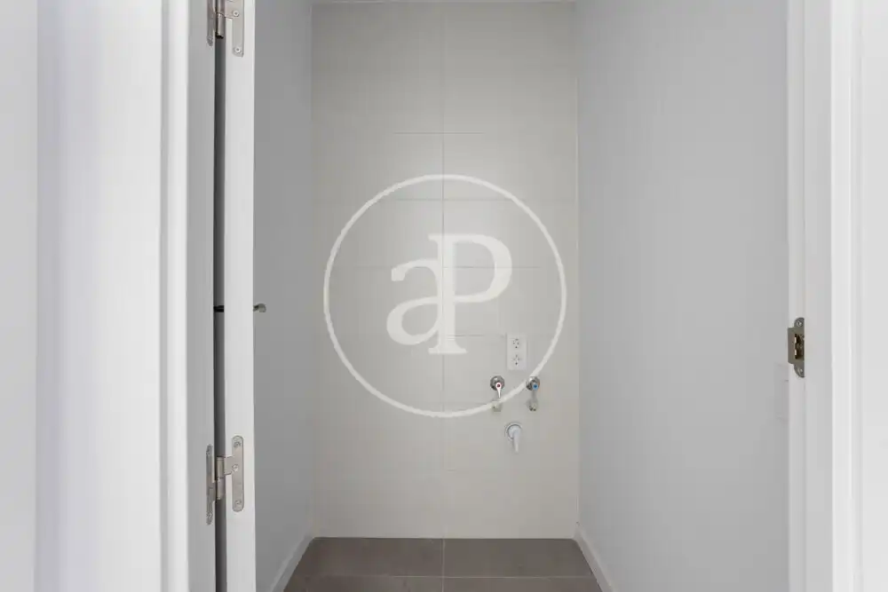 Baño de Piso en venta en Valencia con Aire acondicionado, Calefacción y Terraza