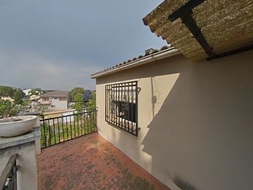 Detached house with balcony for sale in JOAN VERGES
